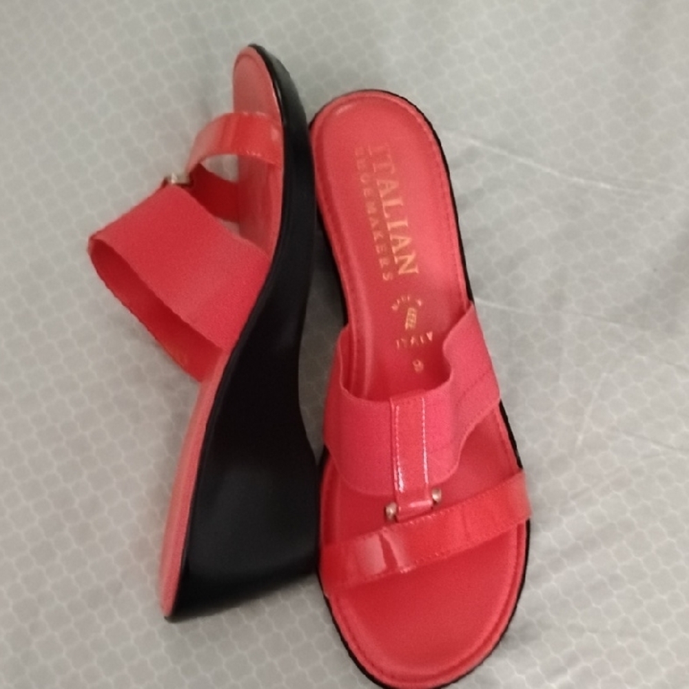 Women's Coral Sandals - Picture 6 of 7